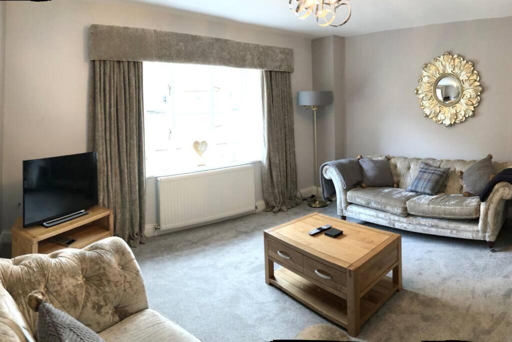 Stunning Apartment In The Heart Of Broadway Broadway  Eksteriør billede